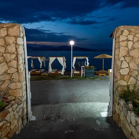 Agamemnon Hotel 2*